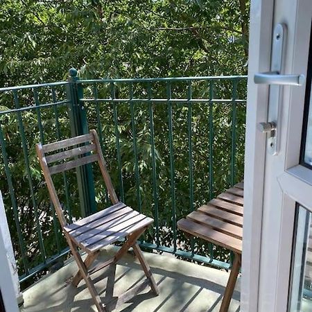 Lovely 2 Bedroom Flat In Greater London Londres Exterior foto