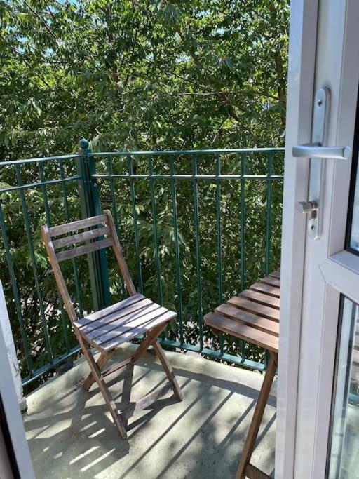 Lovely 2 Bedroom Flat In Greater London Londres Exterior foto