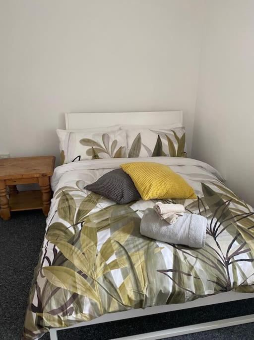 Lovely 2 Bedroom Flat In Greater London Londres Exterior foto
