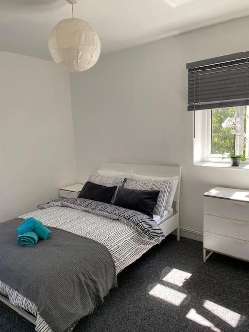 Lovely 2 Bedroom Flat In Greater London Londres Exterior foto